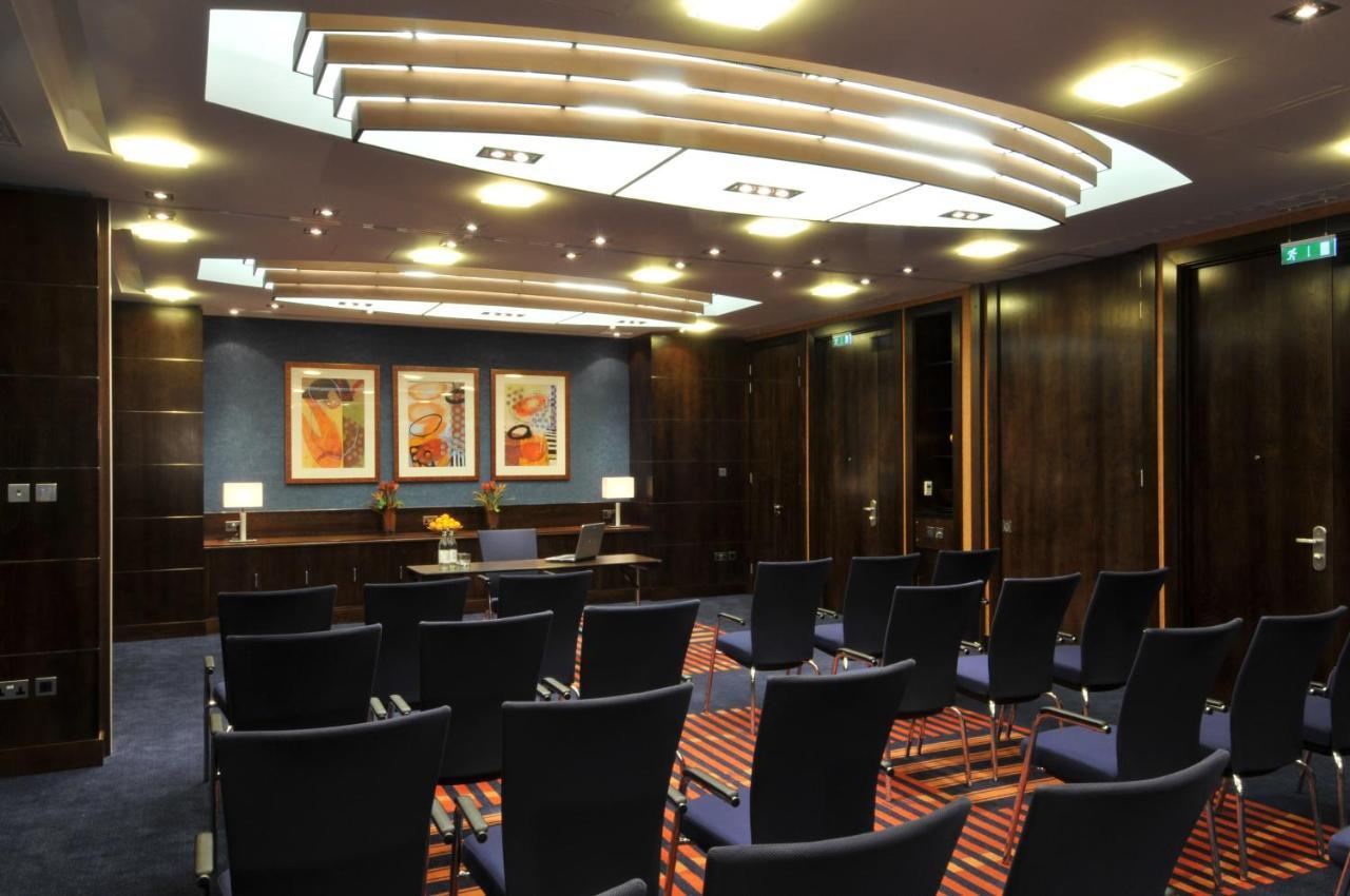 Crowne Plaza London - Gatwick Airport By Ihg Ξενοδοχείο Κρόουλι Εξωτερικό φωτογραφία