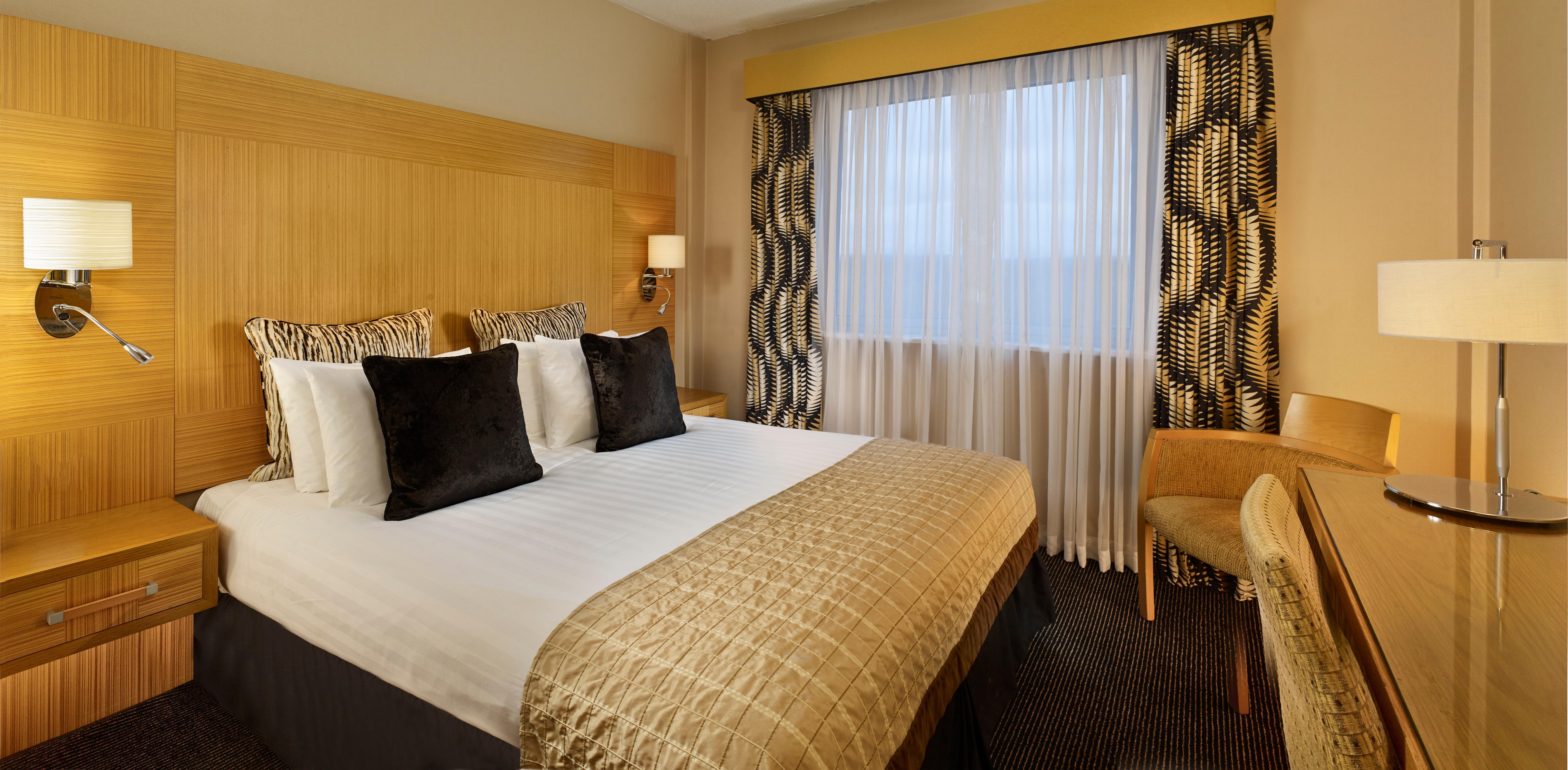 Crowne Plaza London - Gatwick Airport By Ihg Ξενοδοχείο Κρόουλι Εξωτερικό φωτογραφία
