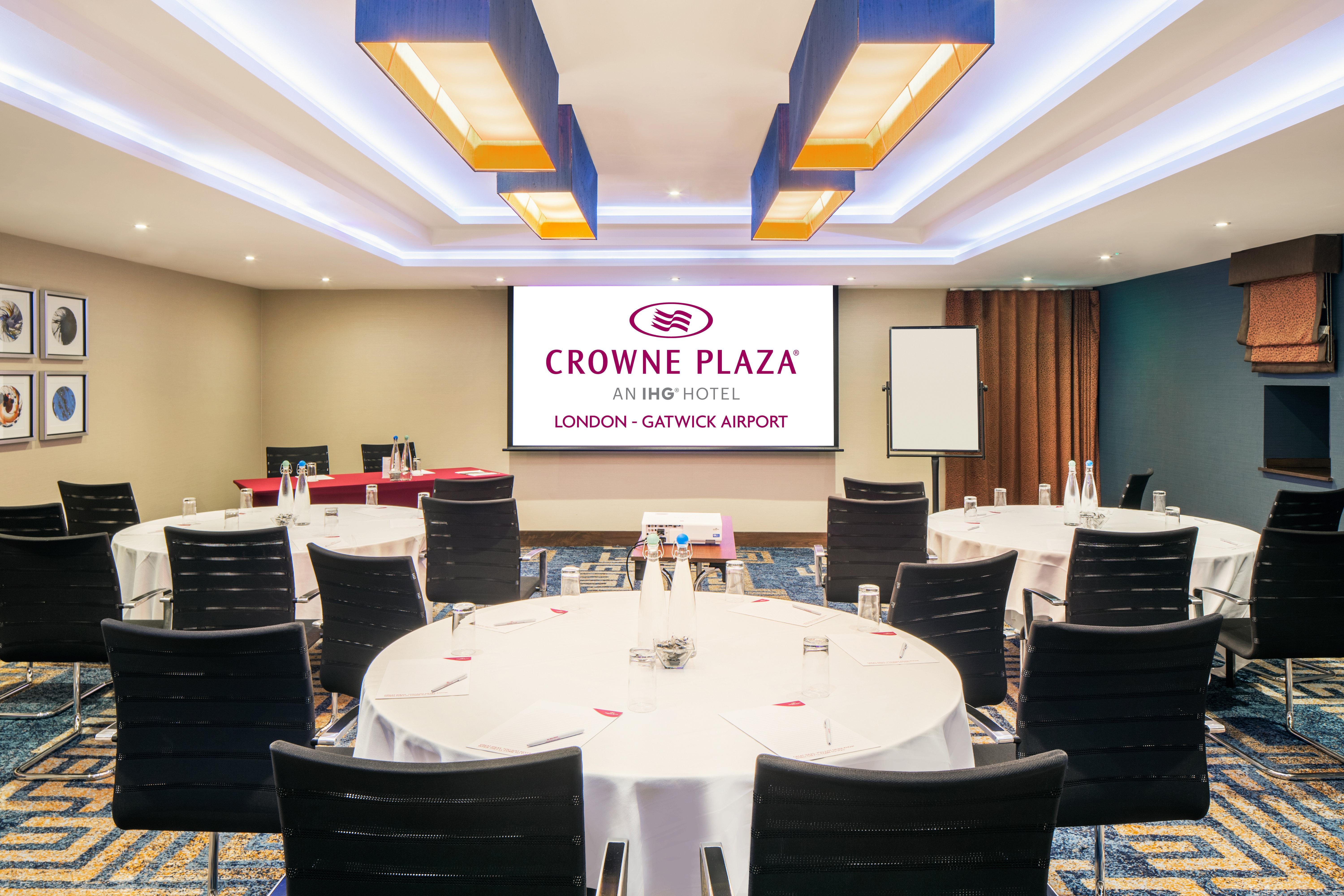 Crowne Plaza London - Gatwick Airport By Ihg Ξενοδοχείο Κρόουλι Εξωτερικό φωτογραφία