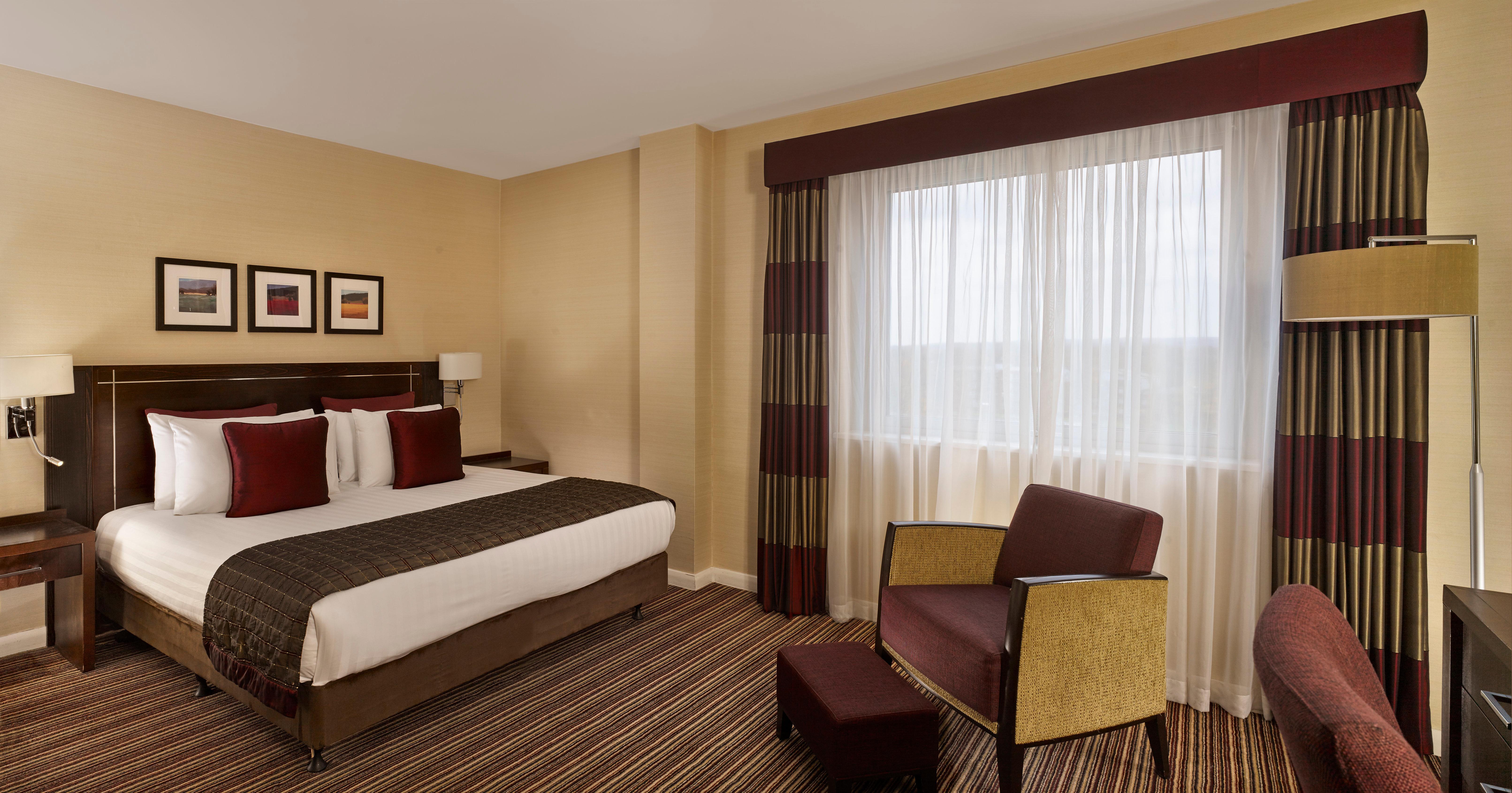 Crowne Plaza London - Gatwick Airport By Ihg Ξενοδοχείο Κρόουλι Δωμάτιο φωτογραφία