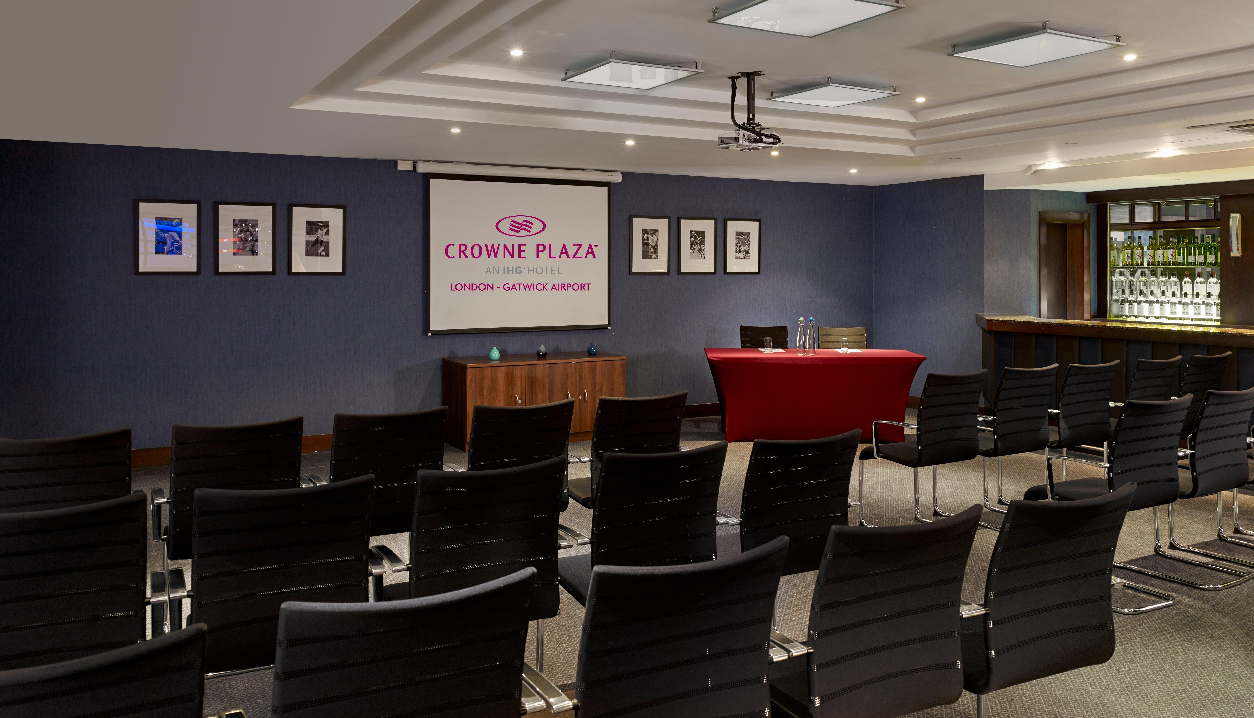 Crowne Plaza London - Gatwick Airport By Ihg Ξενοδοχείο Κρόουλι Εξωτερικό φωτογραφία