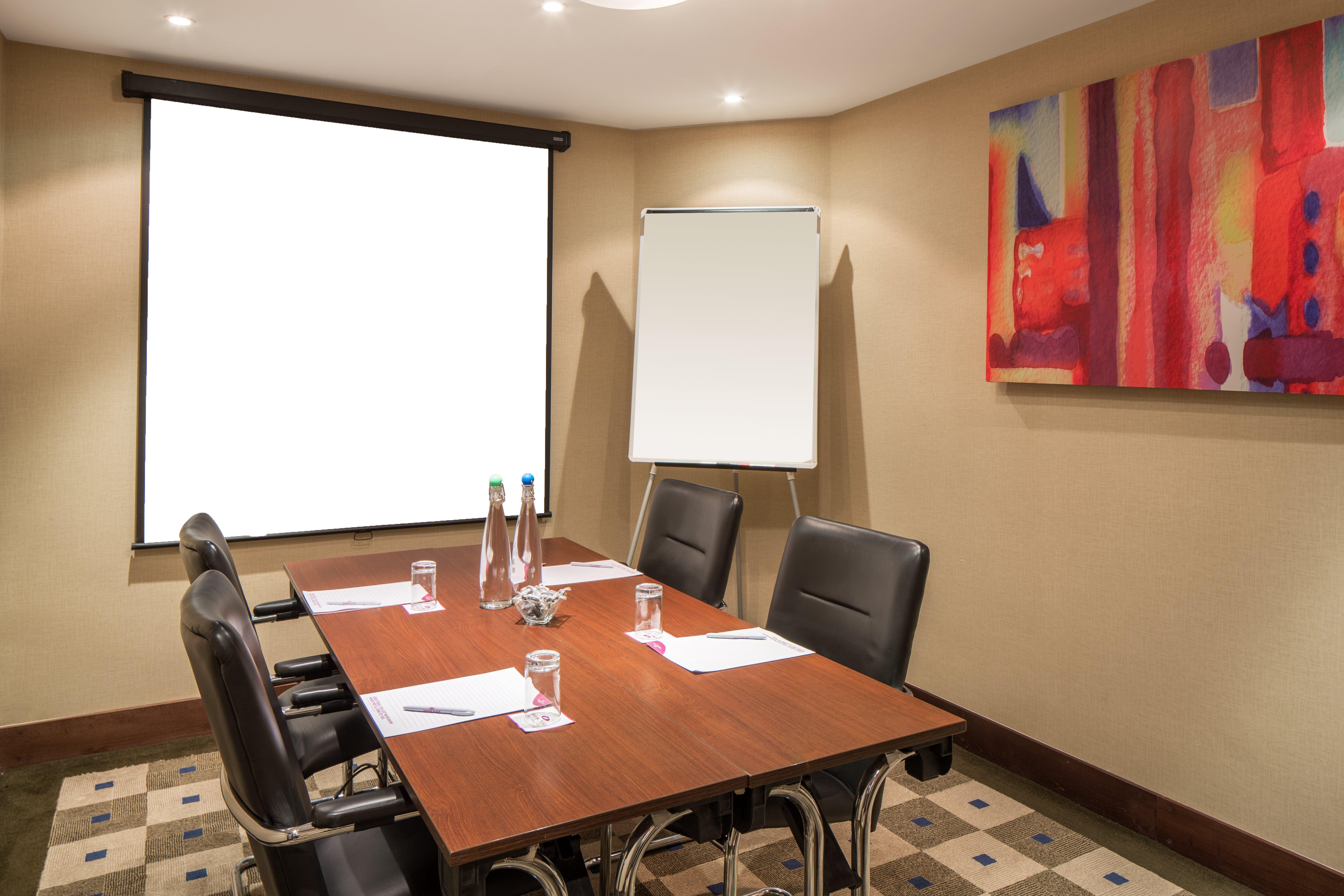 Crowne Plaza London - Gatwick Airport By Ihg Ξενοδοχείο Κρόουλι Εξωτερικό φωτογραφία
