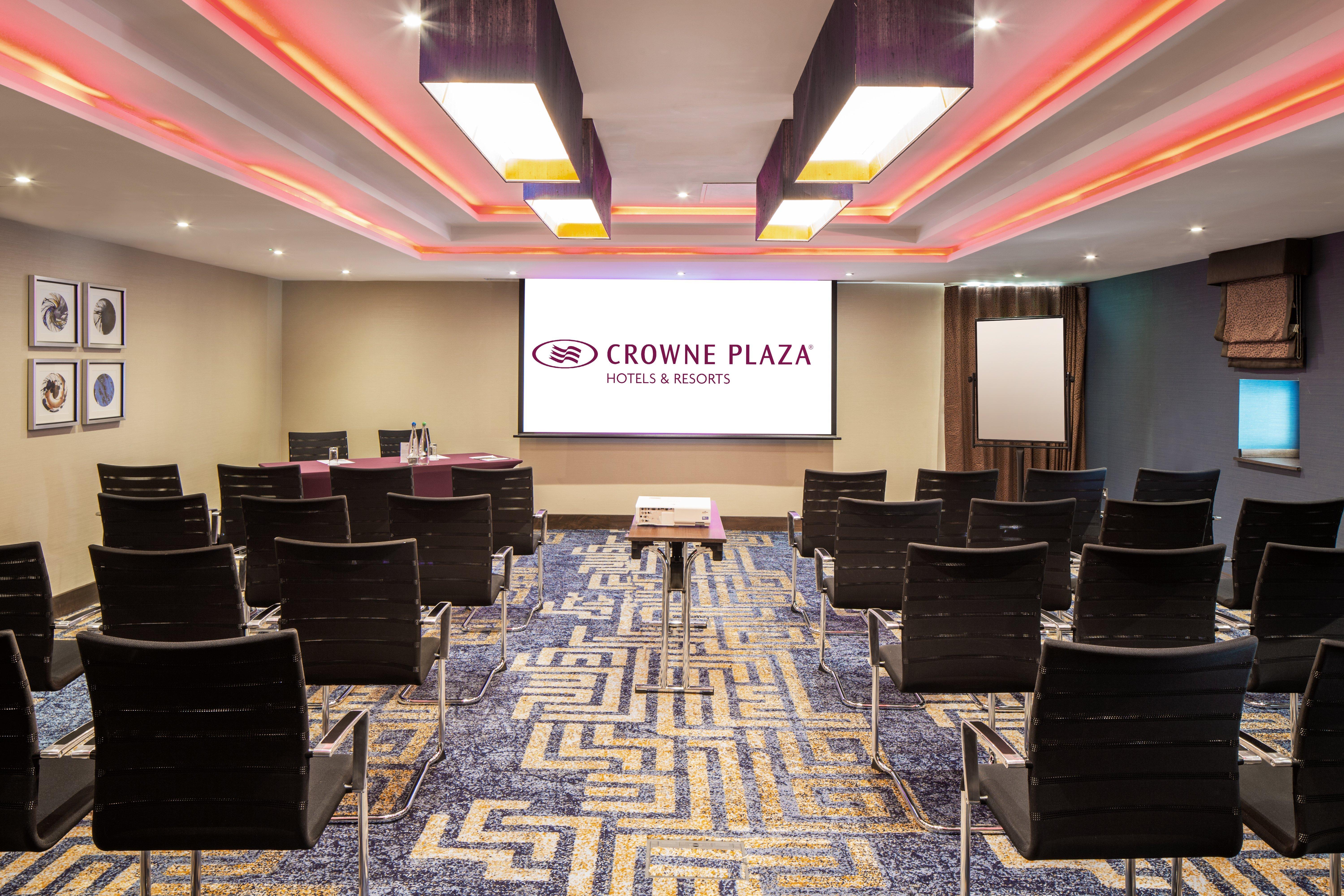 Crowne Plaza London - Gatwick Airport By Ihg Ξενοδοχείο Κρόουλι Εξωτερικό φωτογραφία