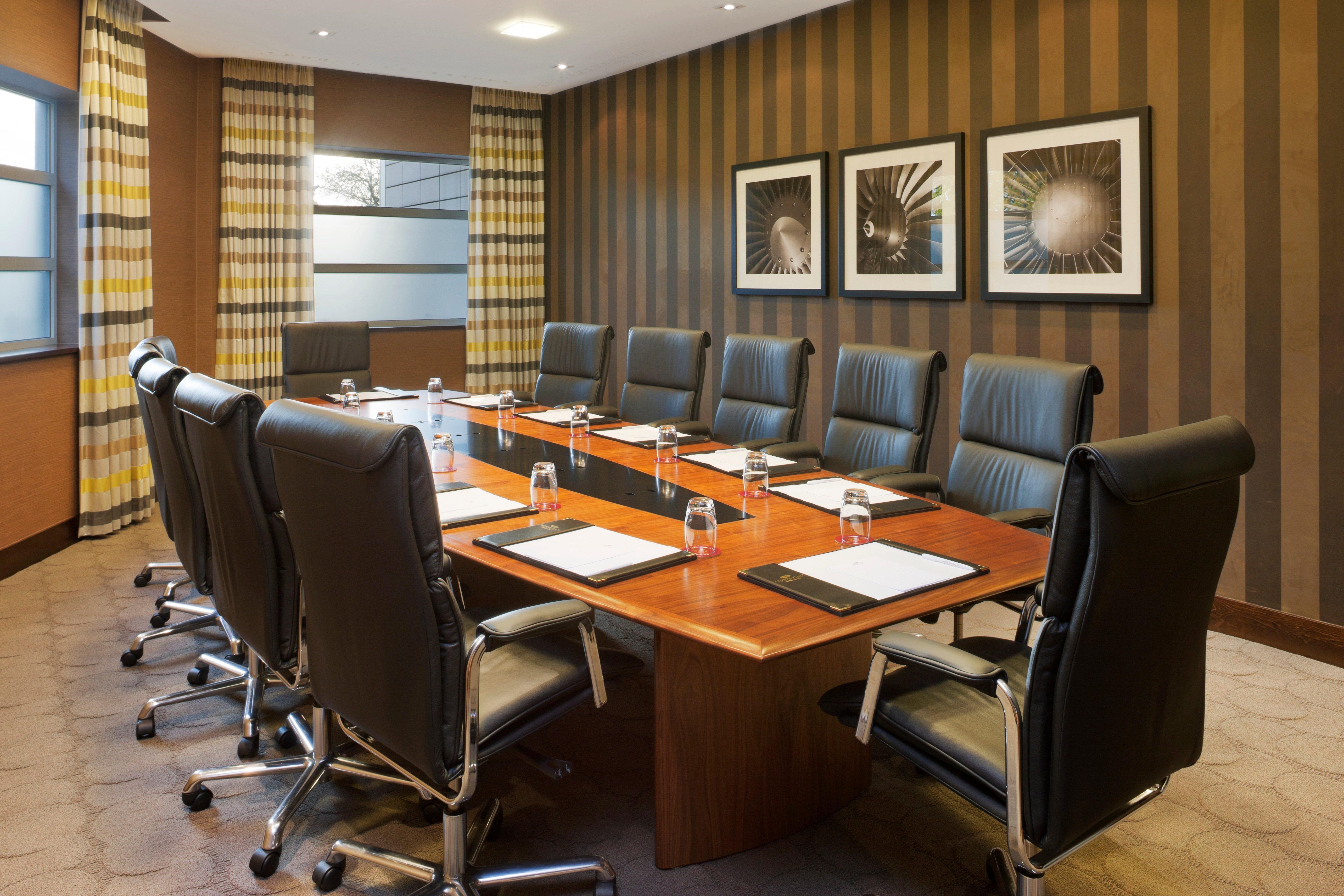 Crowne Plaza London - Gatwick Airport By Ihg Ξενοδοχείο Κρόουλι Εξωτερικό φωτογραφία