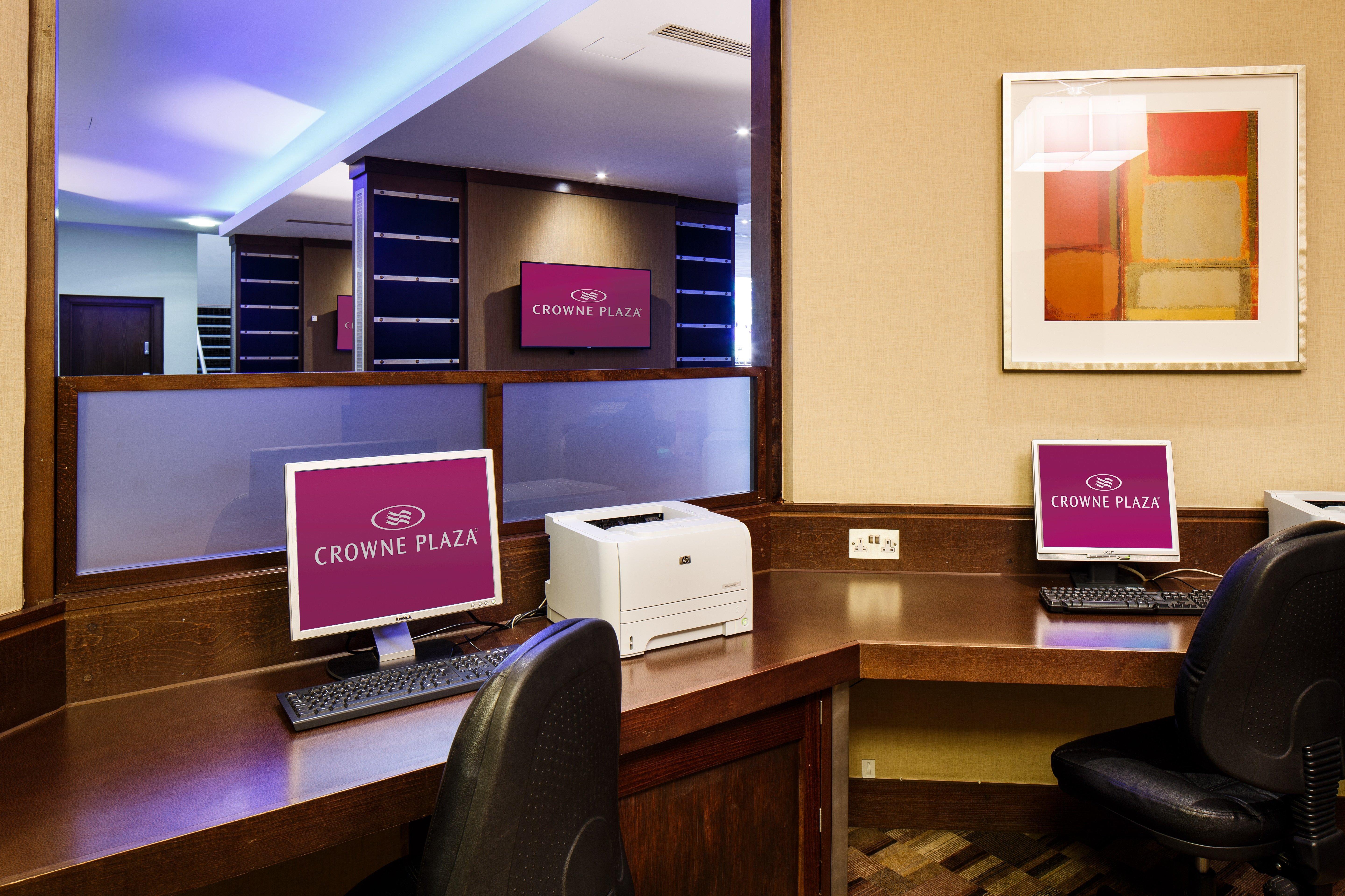 Crowne Plaza London - Gatwick Airport By Ihg Ξενοδοχείο Κρόουλι Εξωτερικό φωτογραφία