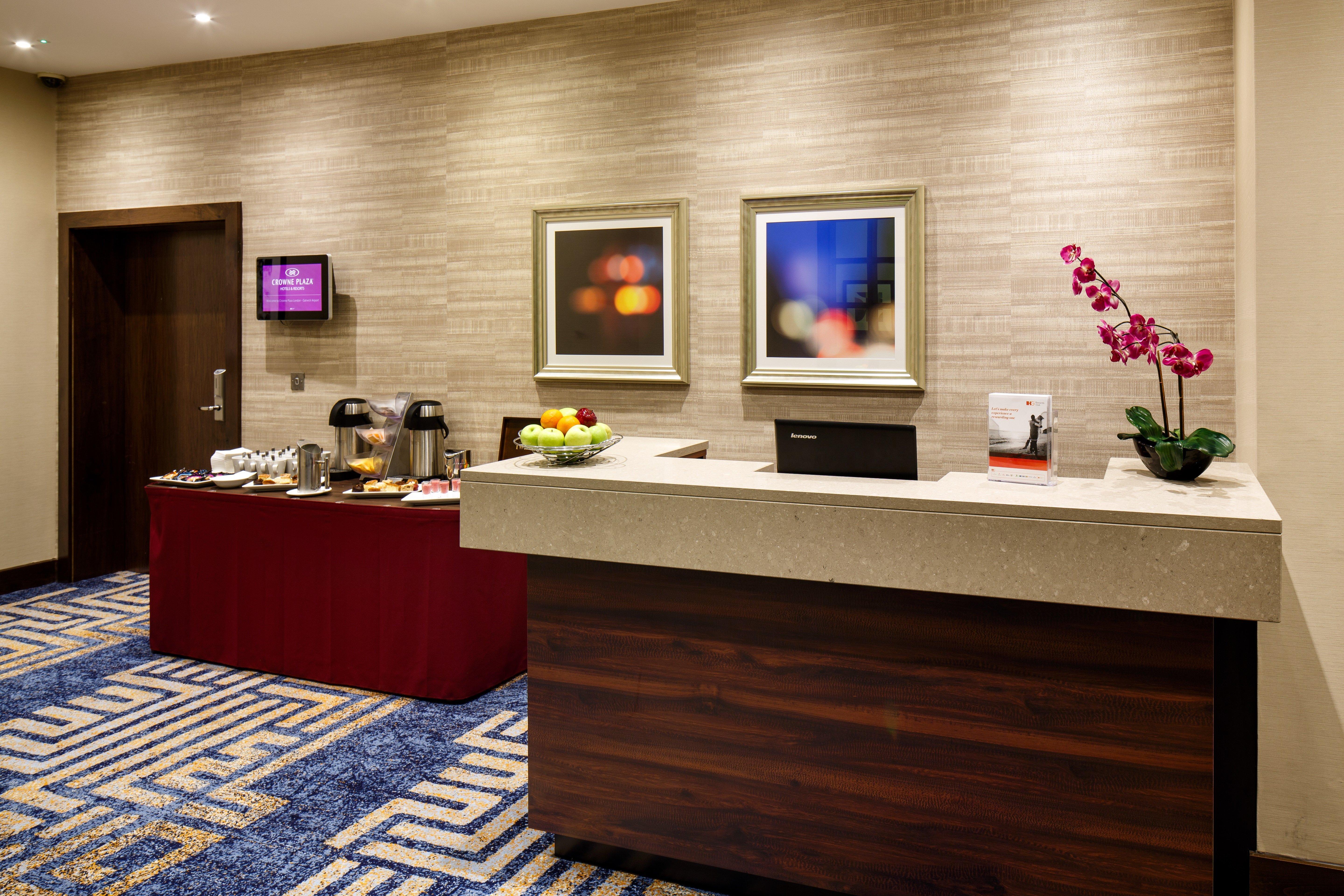 Crowne Plaza London - Gatwick Airport By Ihg Ξενοδοχείο Κρόουλι Εξωτερικό φωτογραφία