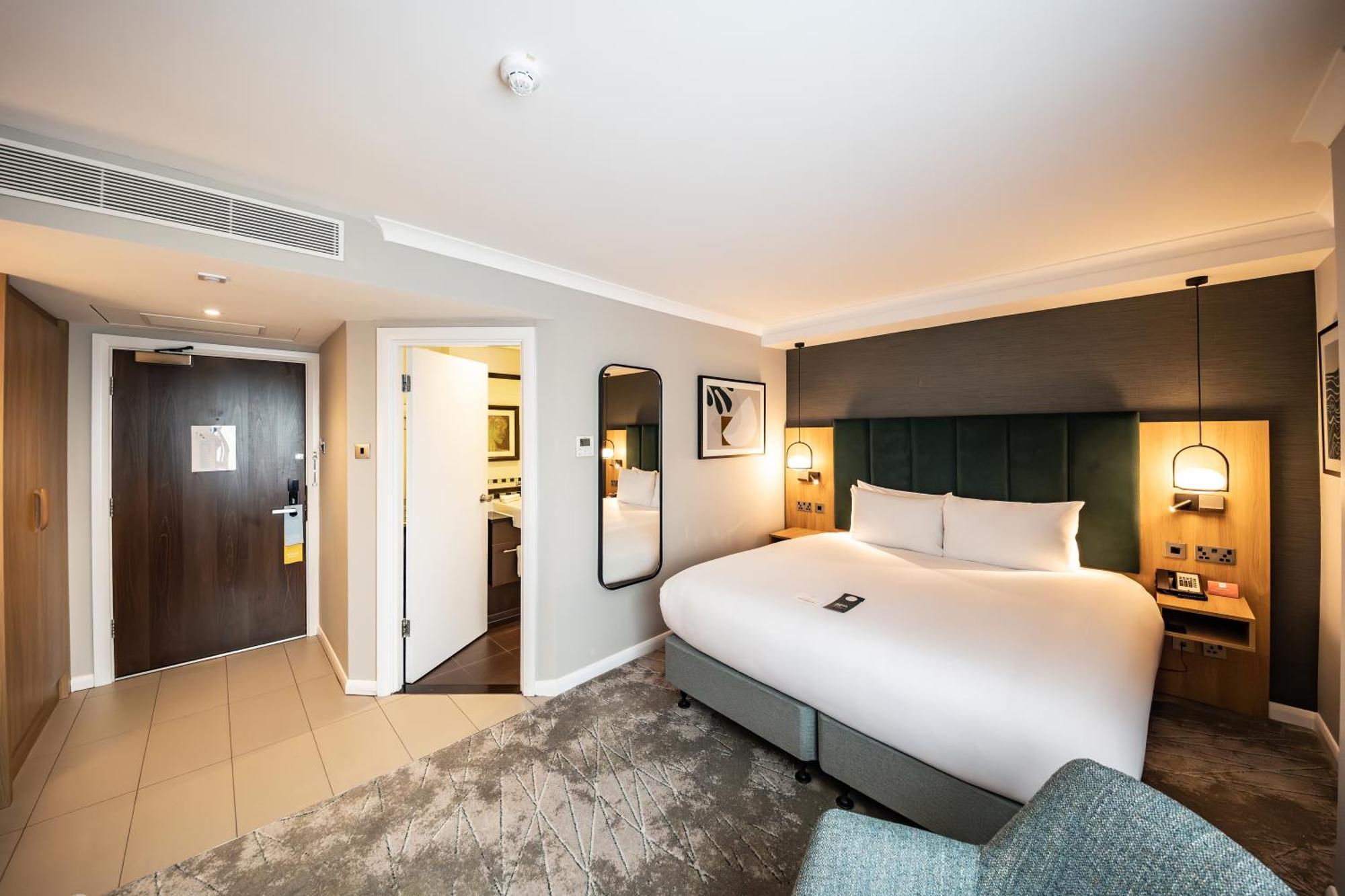 Crowne Plaza London - Gatwick Airport By Ihg Ξενοδοχείο Κρόουλι Εξωτερικό φωτογραφία