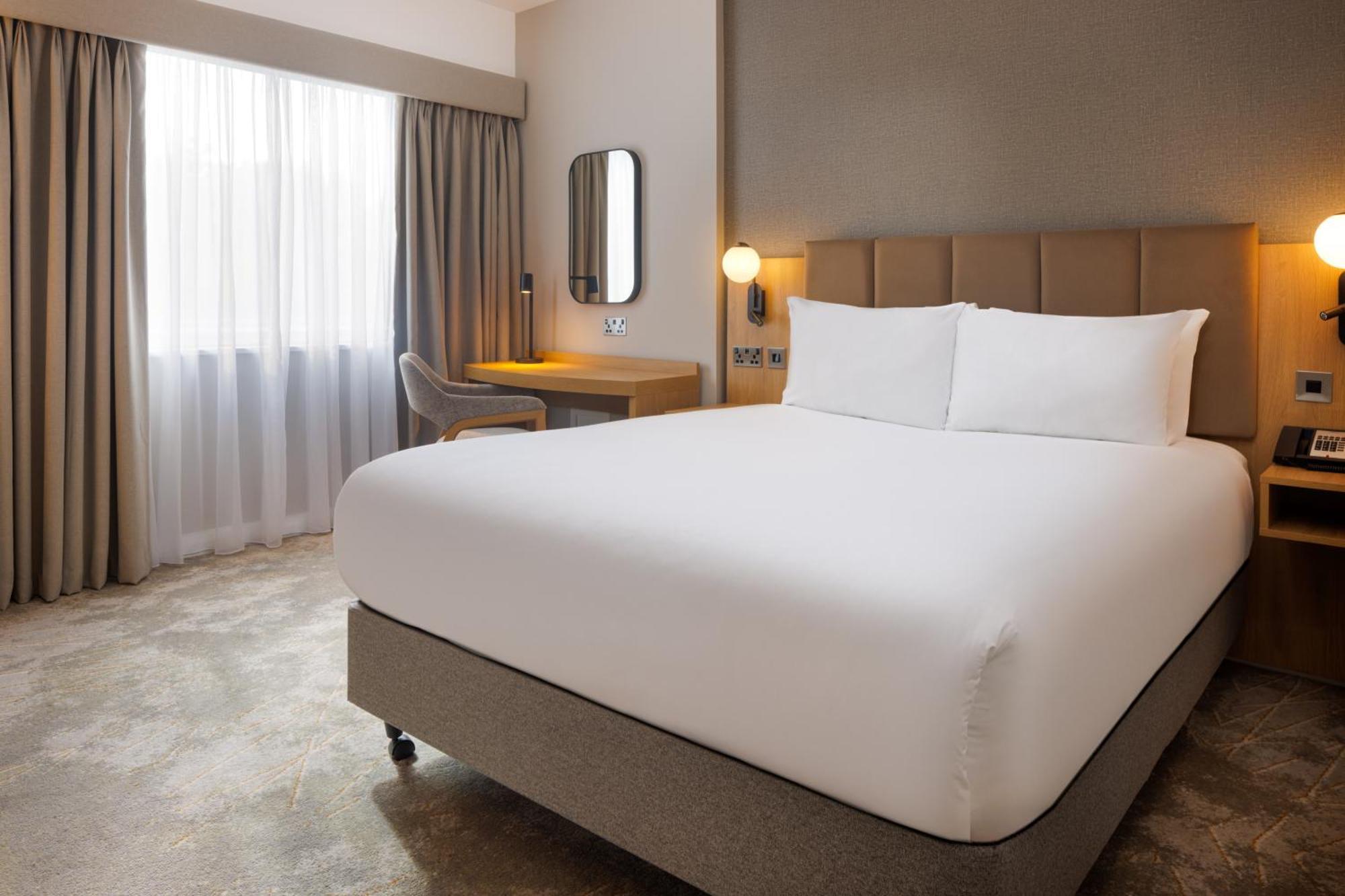 Crowne Plaza London - Gatwick Airport By Ihg Ξενοδοχείο Κρόουλι Εξωτερικό φωτογραφία