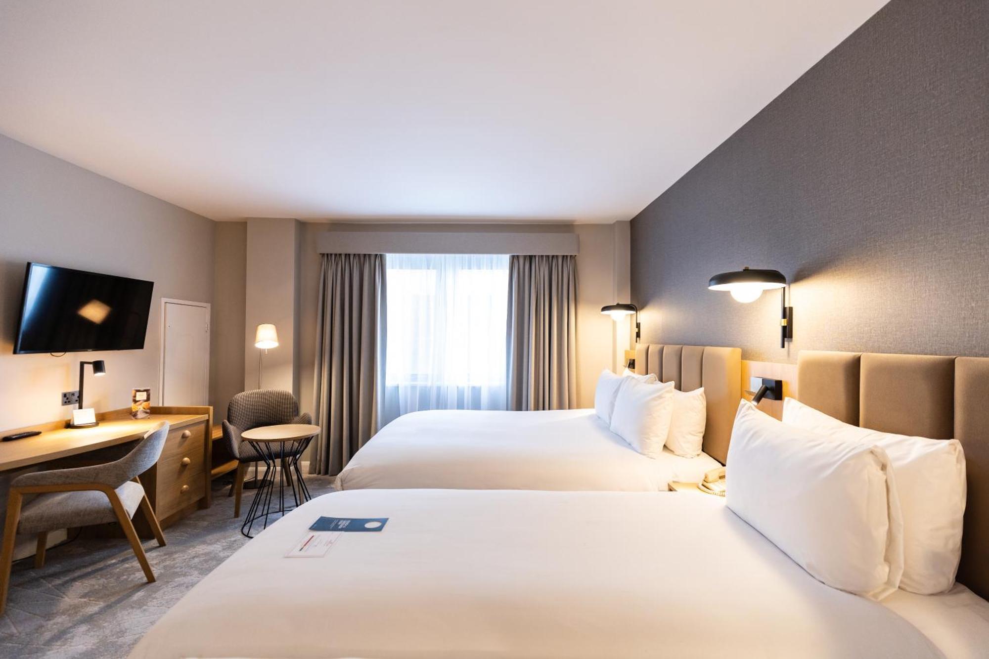 Crowne Plaza London - Gatwick Airport By Ihg Ξενοδοχείο Κρόουλι Εξωτερικό φωτογραφία