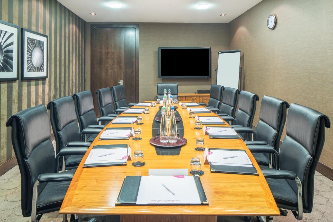 Crowne Plaza London - Gatwick Airport By Ihg Ξενοδοχείο Κρόουλι Εξωτερικό φωτογραφία
